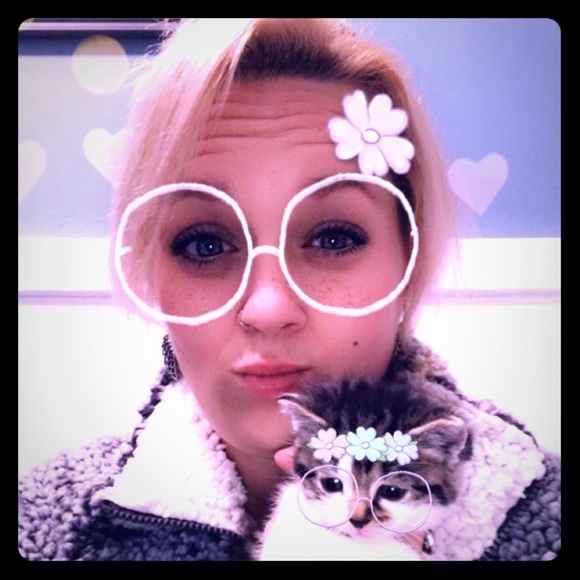 Meet your Posher, Jennifer - Picture 1 of 1